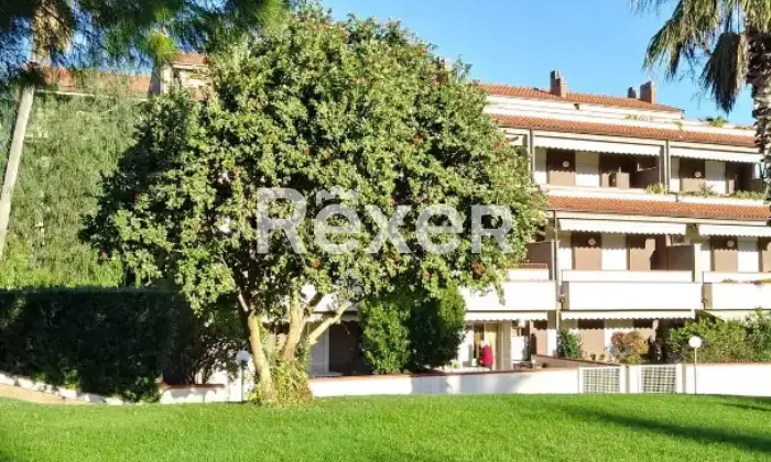 Rexer-Ceriale-Appartamento-con-terrazzo-panoramico-vista-Isola-Gallinara-Altro