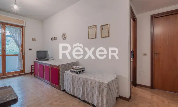 Rexer-Roma-Bilocale-con-posto-auto-e-cantina-Altro