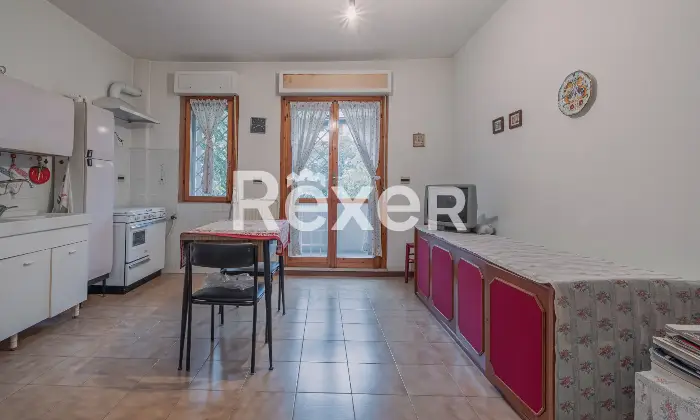 Rexer-Roma-Bilocale-con-posto-auto-e-cantina-Altro