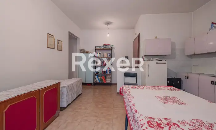 Rexer-Roma-Bilocale-con-posto-auto-e-cantina-Altro