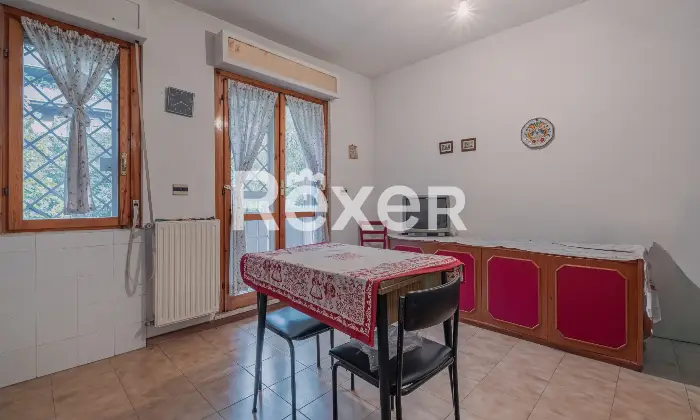 Rexer-Roma-Bilocale-con-posto-auto-e-cantina-Altro