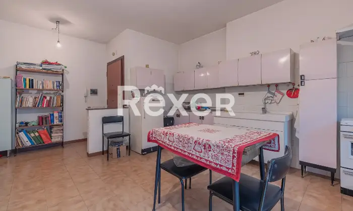 Rexer-Roma-Bilocale-con-posto-auto-e-cantina-Altro