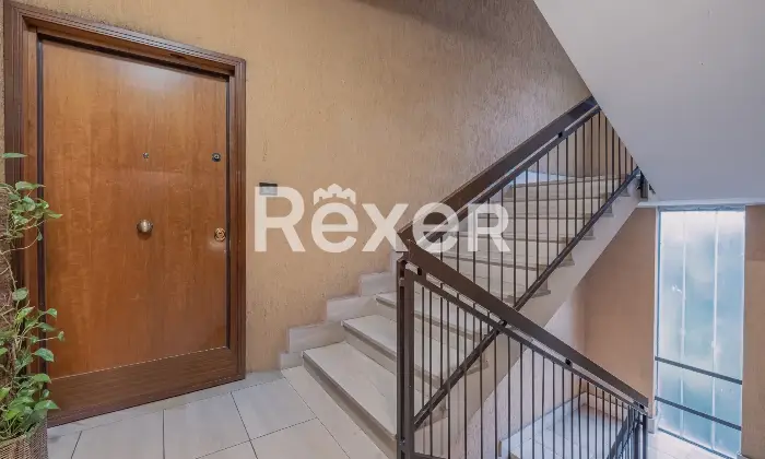 Rexer-Roma-Bilocale-con-posto-auto-e-cantina-Altro