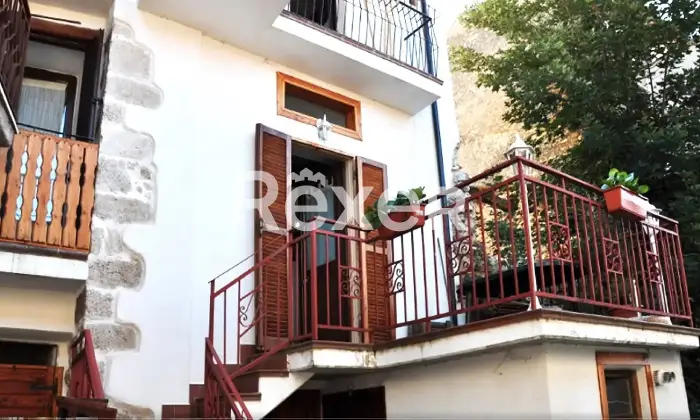 Rexer-San-Potito-Casa-con-ingresso-indipendente-Altro