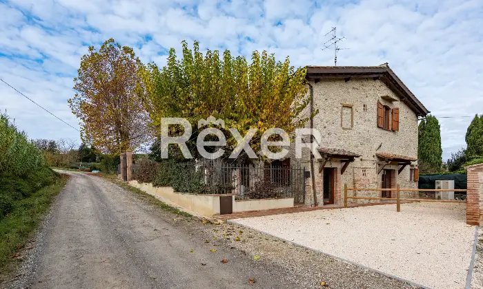 Rexer-San-Gimignano-Casale-ristrutturato-con-due-unit-abitative-fienile-e-parco-San-Gimignano-Altro