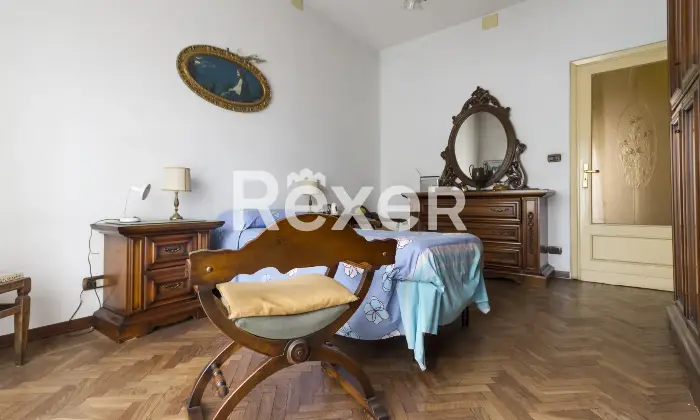 Rexer-Torino-Ampio-appartamento-con-box-auto-Altro