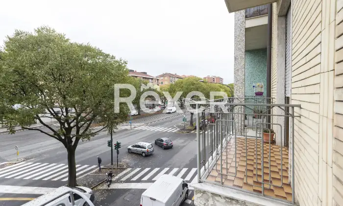 Rexer-Torino-Ampio-appartamento-con-box-auto-Altro