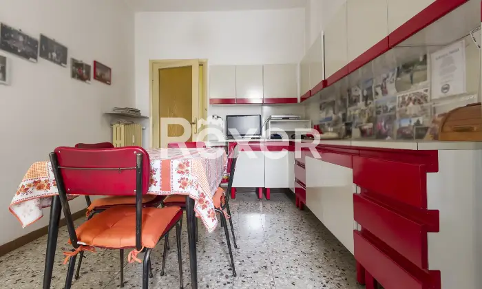 Rexer-Torino-Ampio-appartamento-con-box-auto-Altro