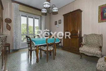 Rexer-Torino-Ampio-appartamento-con-box-auto-Altro