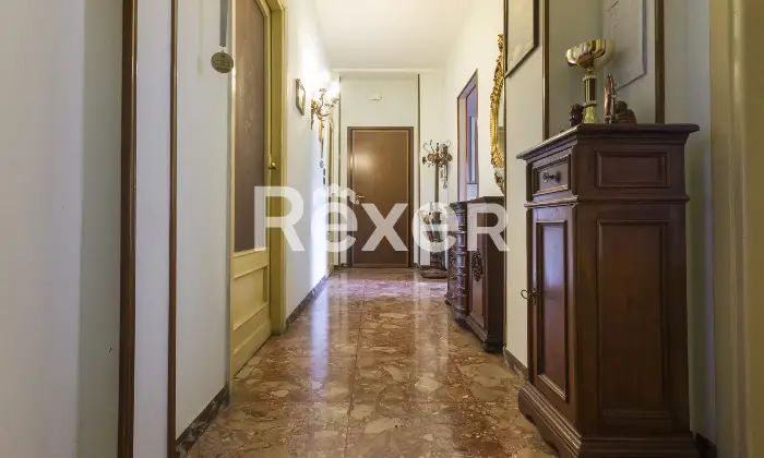 Rexer-Torino-Ampio-appartamento-con-box-auto-Altro