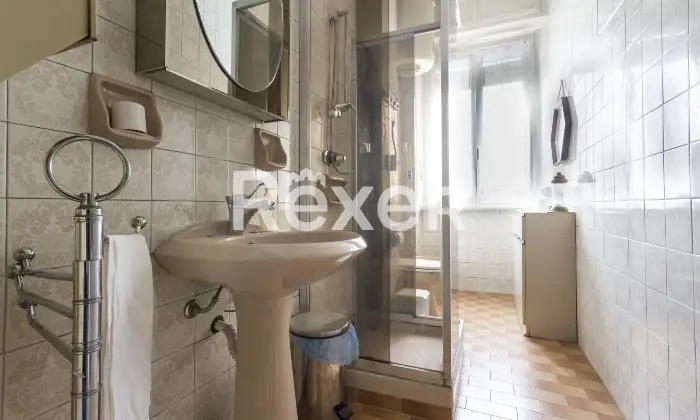 Rexer-Torino-Ampio-appartamento-con-box-auto-Altro