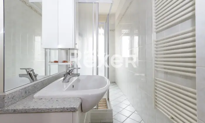 Rexer-Torino-Ampio-appartamento-con-box-auto-Altro