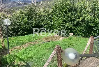 Rexer-Corezzo-Casa-Indipendente-con-Giardino-e-Ingressi-Autonomi-Spazi-Versatili-in-Zona-Tranquilla-Altro