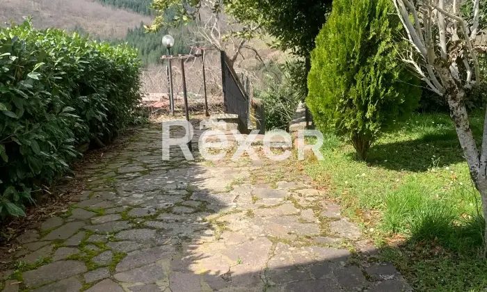 Rexer-Corezzo-Casa-Indipendente-con-Giardino-e-Ingressi-Autonomi-Spazi-Versatili-in-Zona-Tranquilla-Altro