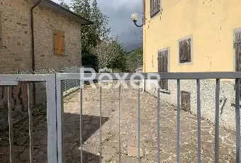 Rexer-Corezzo-Casa-Indipendente-con-Giardino-e-Ingressi-Autonomi-Spazi-Versatili-in-Zona-Tranquilla-Altro