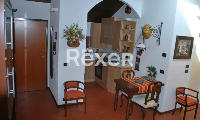 Rexer-San-Carlo-Canavese-Esclusiva-Mansarda-in-Raffinato-Contesto-Residenziale-Soggiorno
