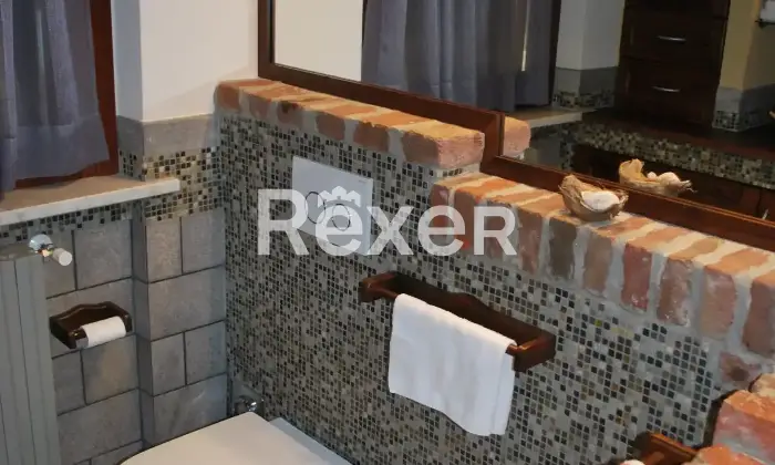 Rexer-San-Carlo-Canavese-Esclusiva-Mansarda-in-Raffinato-Contesto-Residenziale-Bagno