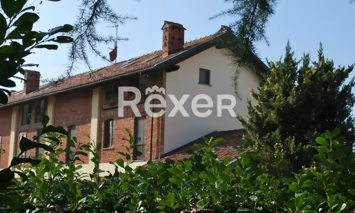 Rexer-San-Carlo-Canavese-Esclusiva-Mansarda-in-Raffinato-Contesto-Residenziale-Esterno