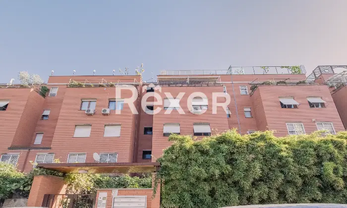Rexer-Roma-Ampio-Quadrilocale-con-posto-auto-e-cantina-Altro
