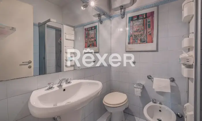 Rexer-Roma-Ampio-Quadrilocale-con-posto-auto-e-cantina-Altro