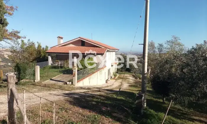 Rexer-Monte-Vidon-Corrado-Villa-panoramica-in-vendita-a-Monte-Vidon-Corrado-con-ettari-di-terreno-Altro