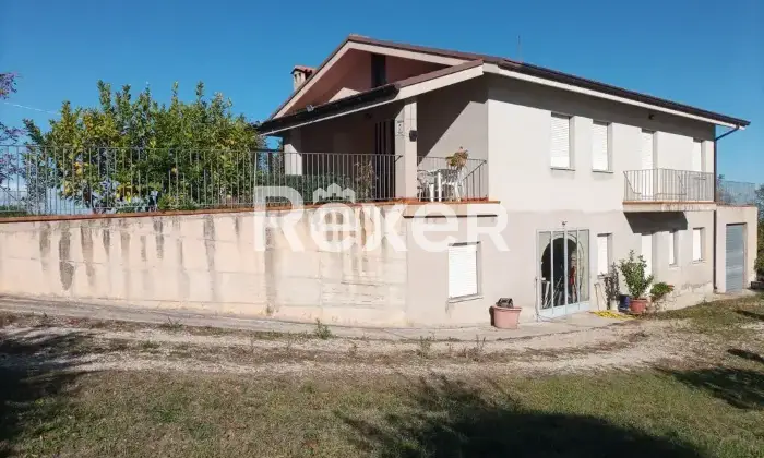 Rexer-Monte-Vidon-Corrado-Villa-panoramica-in-vendita-a-Monte-Vidon-Corrado-con-ettari-di-terreno-Altro