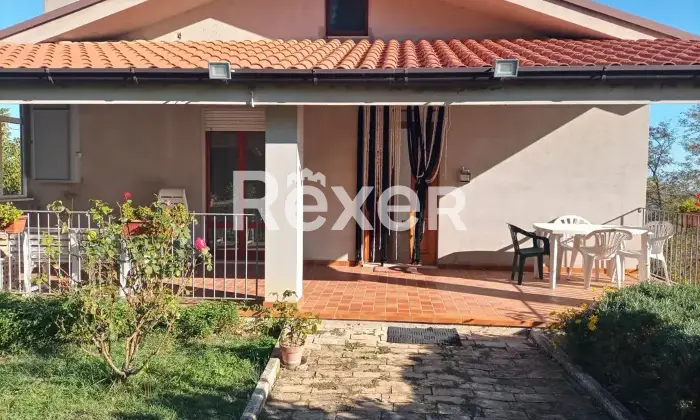 Rexer-Monte-Vidon-Corrado-Villa-panoramica-in-vendita-a-Monte-Vidon-Corrado-con-ettari-di-terreno-Altro