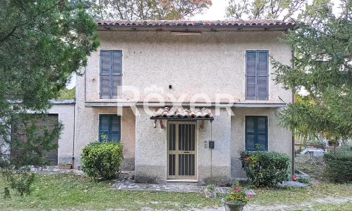 Rexer-Cagli-CASA-INDIPENDENTE-IN-VENDITA-IN-VIA-FLAMINIA-SUD-Giardino