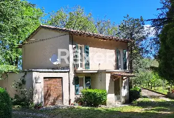 Rexer-Cagli-CASA-INDIPENDENTE-IN-VENDITA-IN-VIA-FLAMINIA-SUD-Giardino