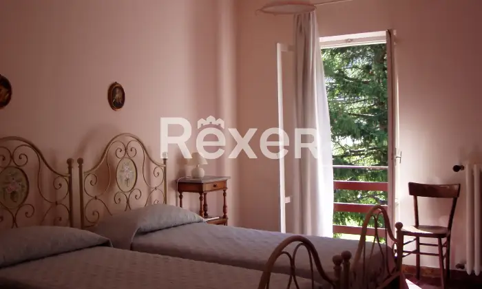 Rexer-Cagli-CASA-INDIPENDENTE-IN-VENDITA-IN-VIA-FLAMINIA-SUD-CameraDaLetto