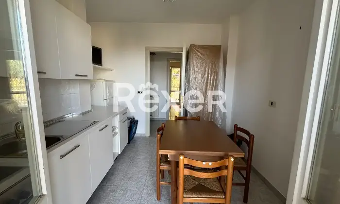 Rexer-Savona-Trilocale-con-cantina-e-posto-auto-privato-Altro