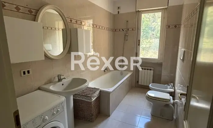 Rexer-Savona-Trilocale-con-cantina-e-posto-auto-privato-Altro