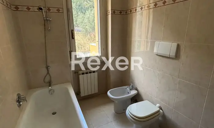 Rexer-Savona-Trilocale-con-cantina-e-posto-auto-privato-Altro