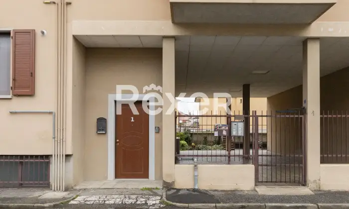 Rexer-Mezzago-Appartamento-con-cantine-e-box-Altro