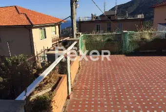 Rexer-Alassio-Vendesi-luminoso-alloggio-ad-Alassio-frazione-Moglio-Altro