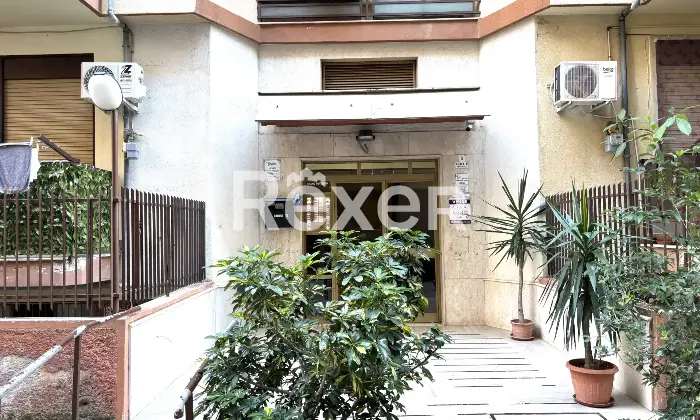 Rexer-Palermo-Appartamento-luminoso-in-zona-centrale-con-balcone-Altro