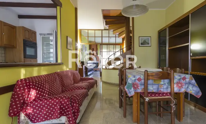 Rexer-Chieri-Casa-semi-indipendente-con-box-e-giardino-privato-Altro