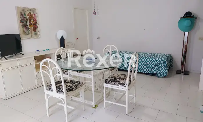 Rexer-Campomarino-Lido-Appartamento-arredato-a-pochi-passi-dal-mare-Residence-esclusivo-Salone