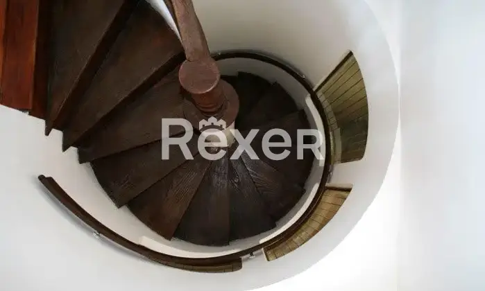 Rexer-Firenze-Ultimo-piano-di-palazzo-depoca-con-terrazza-panoramica-Altro