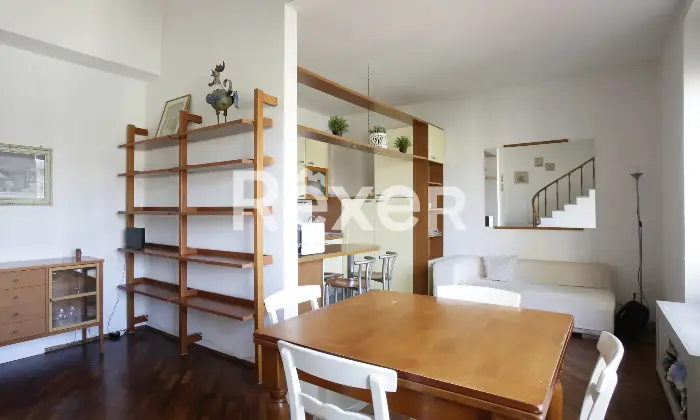 Rexer-Firenze-Ultimo-piano-di-palazzo-depoca-con-terrazza-panoramica-Soggiorno