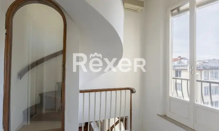 Rexer-Firenze-Ultimo-piano-di-palazzo-depoca-con-terrazza-panoramica-Altro