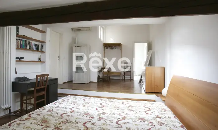 Rexer-Firenze-Ultimo-piano-di-palazzo-depoca-con-terrazza-panoramica-Altro