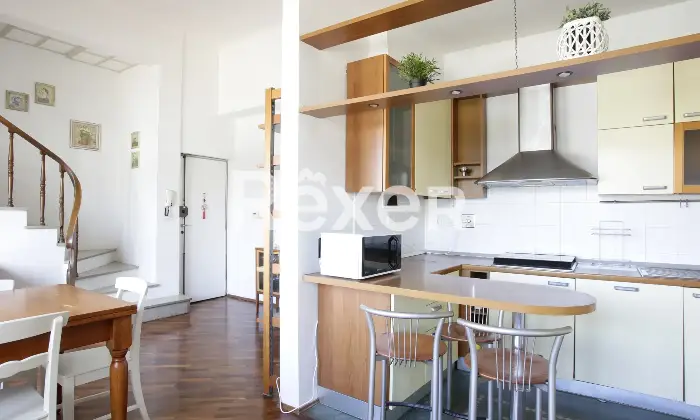 Rexer-Firenze-Ultimo-piano-di-palazzo-depoca-con-terrazza-panoramica-Altro