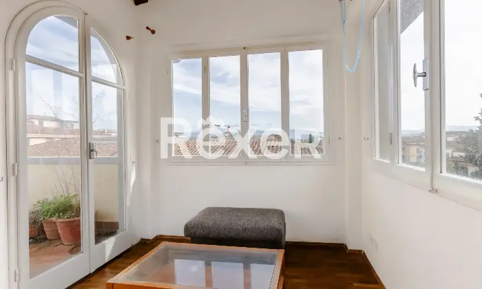 Rexer-Firenze-Ultimo-piano-di-palazzo-depoca-con-terrazza-panoramica-Altro