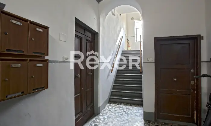 Rexer-Firenze-Ultimo-piano-di-palazzo-depoca-con-terrazza-panoramica-Altro