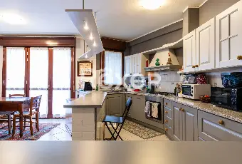 Rexer-Reggio-Emilia-Splendido-trilocale-con-terrazzino-e-box-auto-Altro