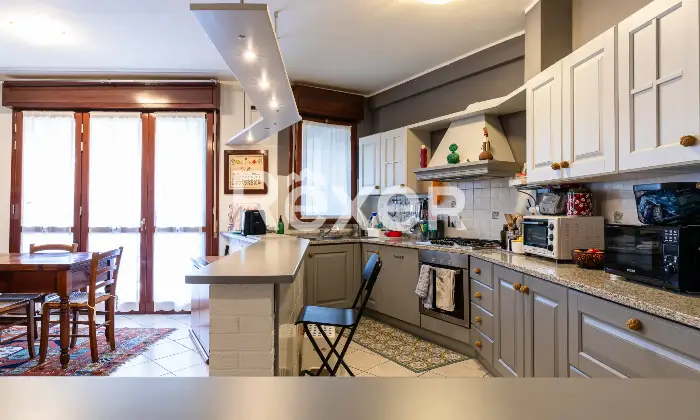 Rexer-Reggio-Emilia-Splendido-trilocale-con-terrazzino-e-box-auto-Altro