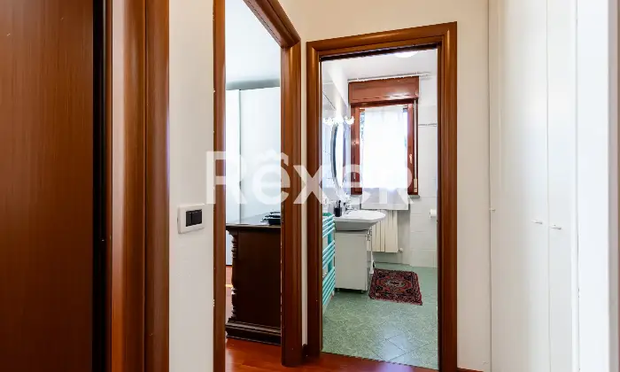 Rexer-Reggio-Emilia-Splendido-trilocale-con-terrazzino-e-box-auto-Altro