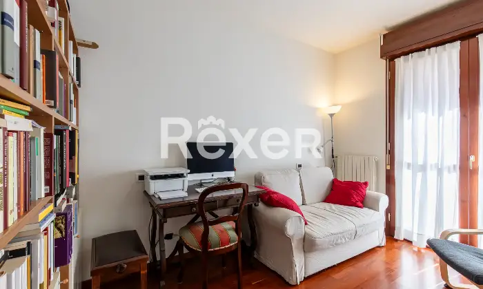 Rexer-Reggio-Emilia-Splendido-trilocale-con-terrazzino-e-box-auto-Altro