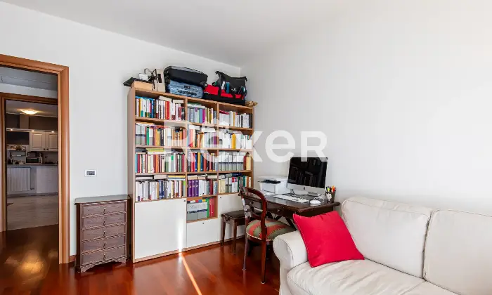 Rexer-Reggio-Emilia-Splendido-trilocale-con-terrazzino-e-box-auto-Altro